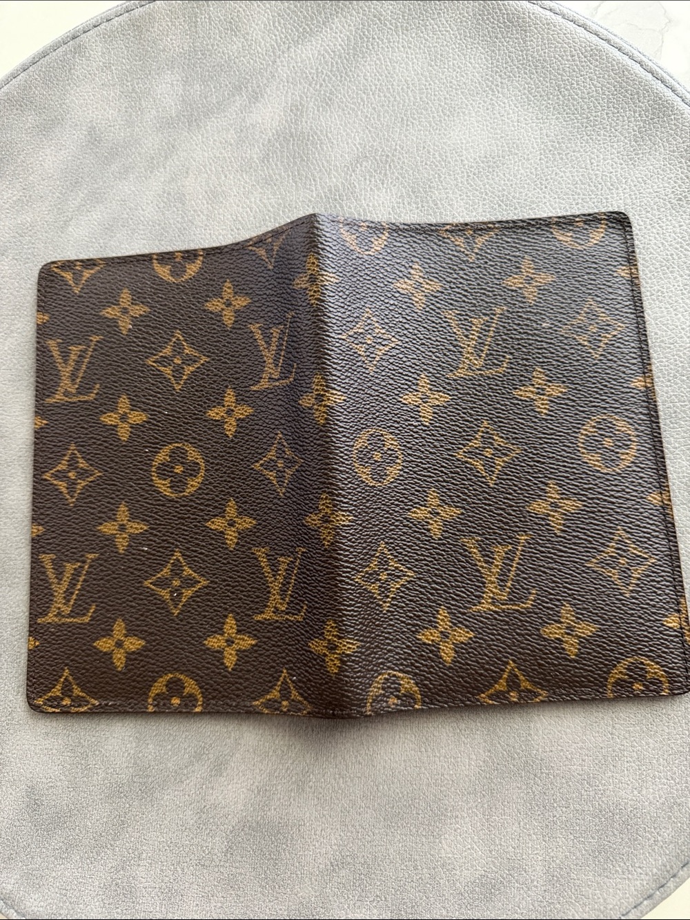 Vintage Louis Vuitton Passport Holder - Picture 2 of 8